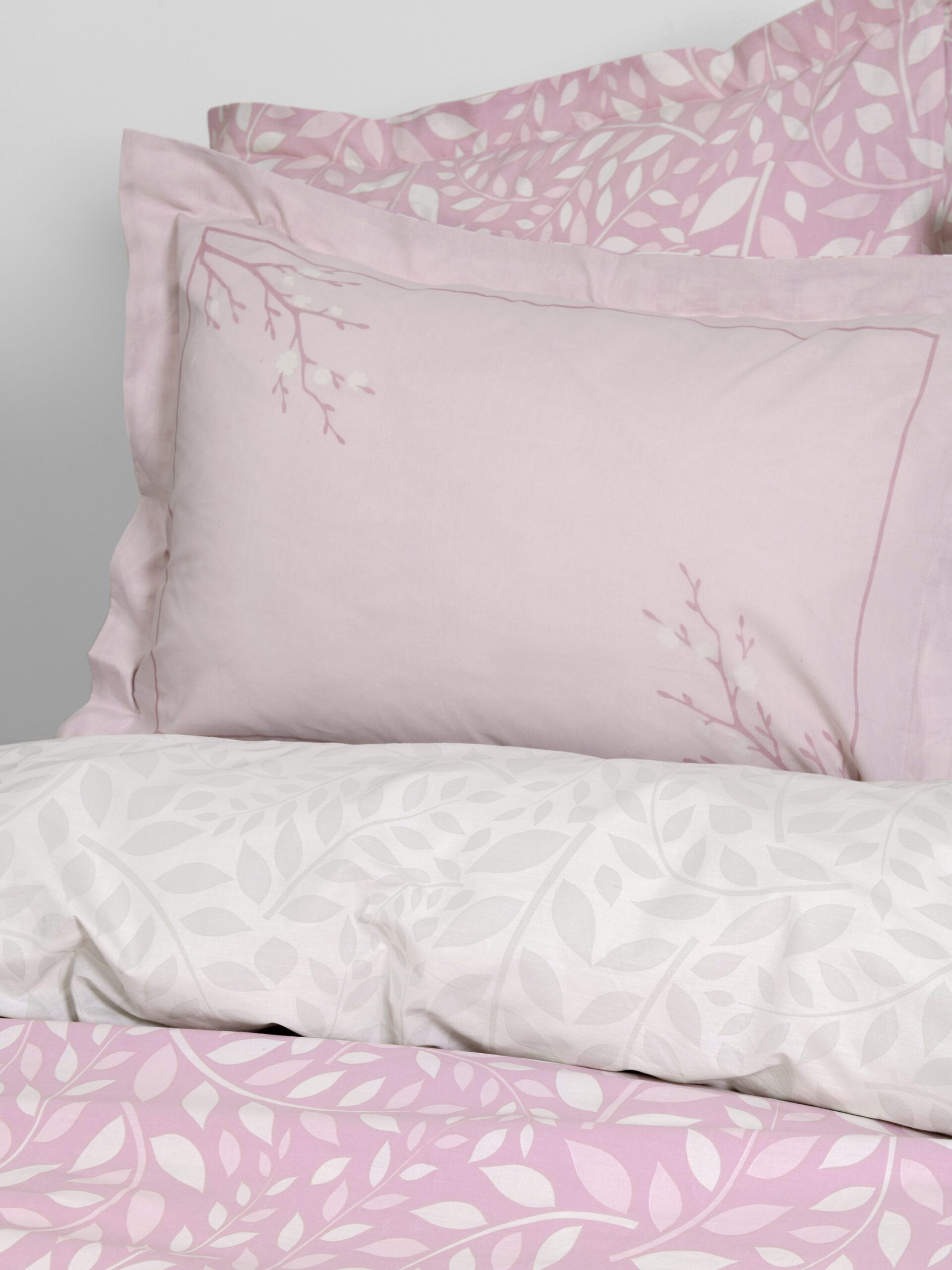 Σετ Σεντόνια Υπέρδιπλα με Λάστιχο - Frozen - Υπέρδιπλα λάστιχο (1 x 160x200+32 + 1 x 240x260 + 2 Μαξιλαροθήκες Oxford 4 πλευρών 52x72+5) "Nima Home" - Image 2