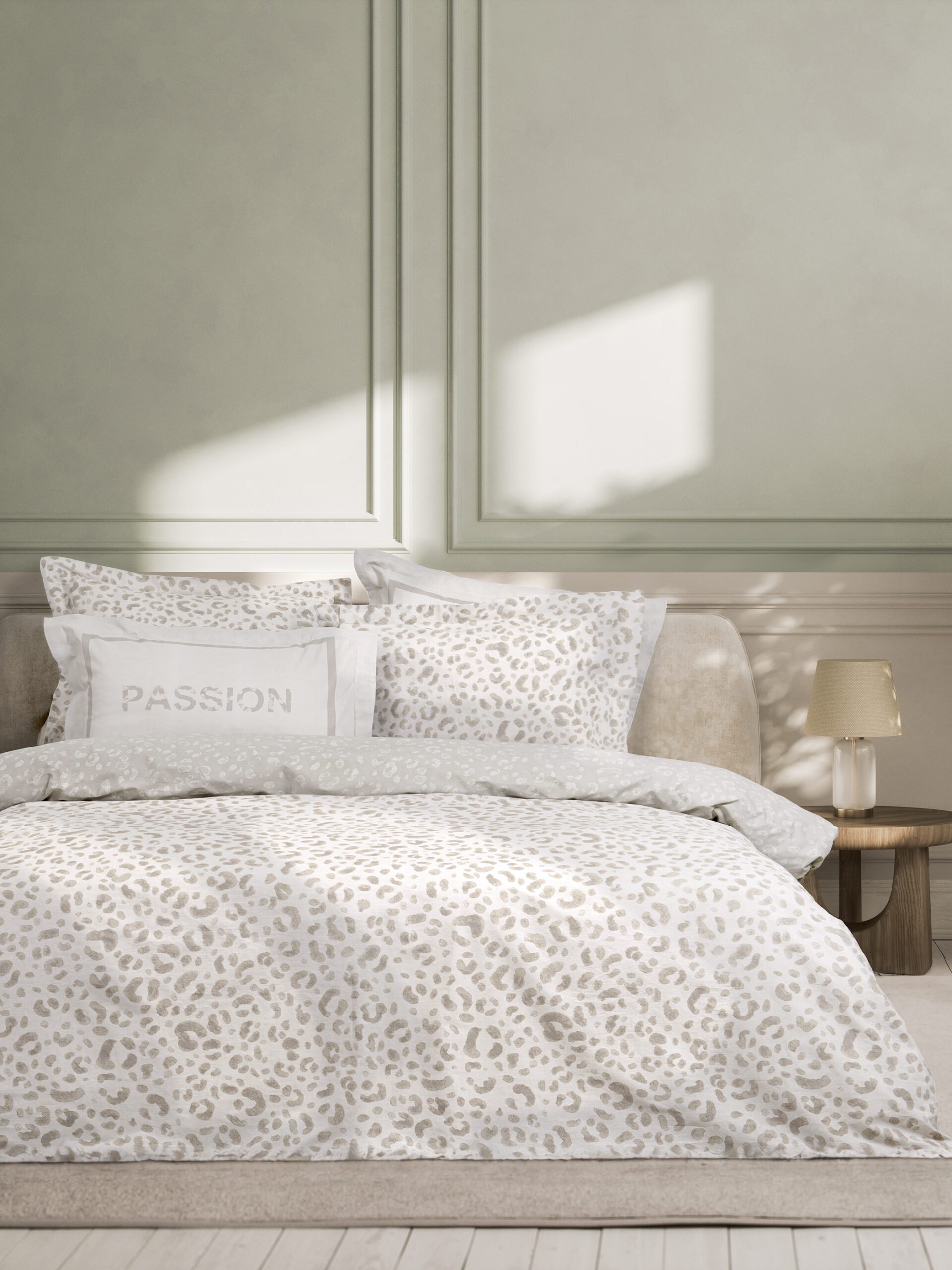 Σετ Σεντόνια Υπέρδιπλα με Λάστιχο - Passion - Υπέρδιπλα λάστιχο (1 x 160x200+32 + 1 x 240x260 + 2 Μαξιλαροθήκες Oxford 4 πλευρών 52x72+5) "Nima Home"