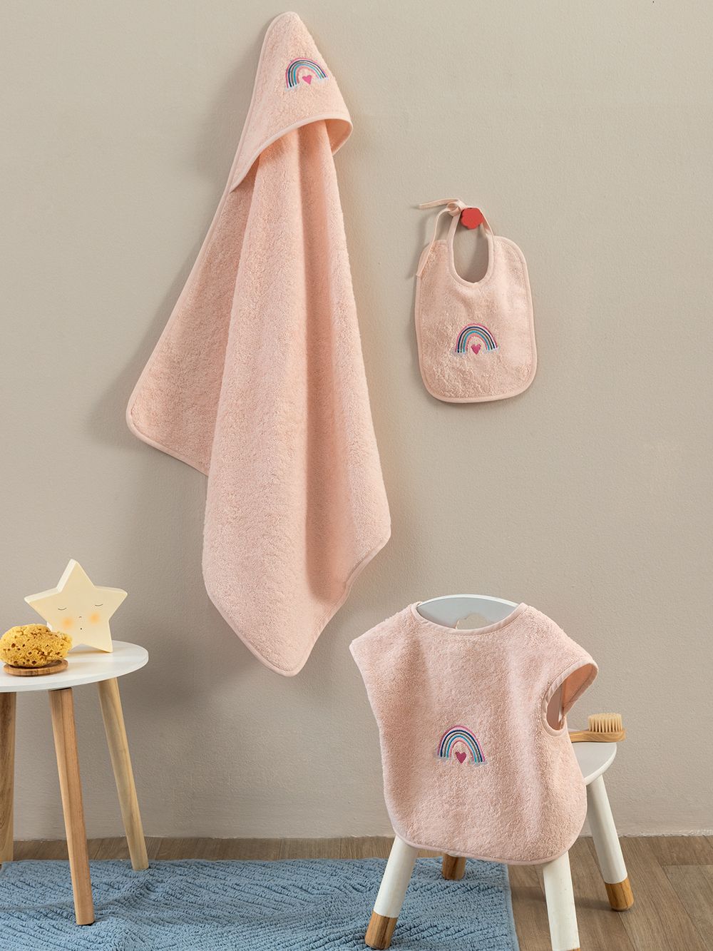 Σετ Λουτρου Βρεφικό (Πετσέτα Με Κουκούλα, σαλιάρα, ζιπουνάκι) BJ567 "Palamaiki"